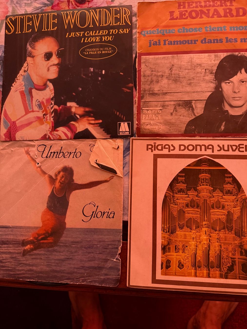 Schallplatten: 38 DISQUES 45 TOURS ORIGINAUX AVEC POCHETTE ORIGINALE – Gebraucht aus genève von GEnumist 6