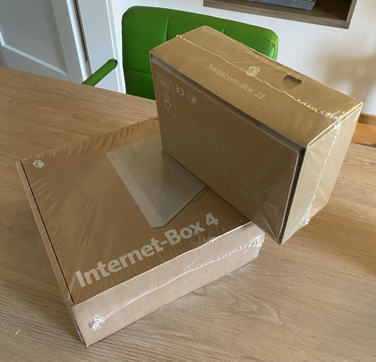 Swisscom Modems & Router: SWISSCOM Internet-Box 4 & Box 21 – Neu und originalverpackt aus St. Gallen von
