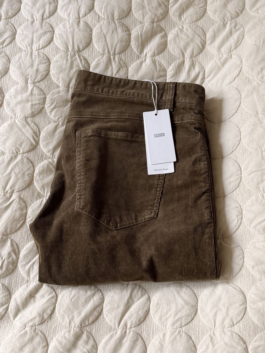 Closed Pantaloni: Closed Unity Slim Cordhose, 33 NWT – Usato da Cham venduto da MC_0605
