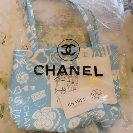 CHANEL VIP GIFT NEW