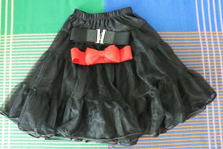 Petticoat / Unterrock schwarz, knielang, weich - Gr. S