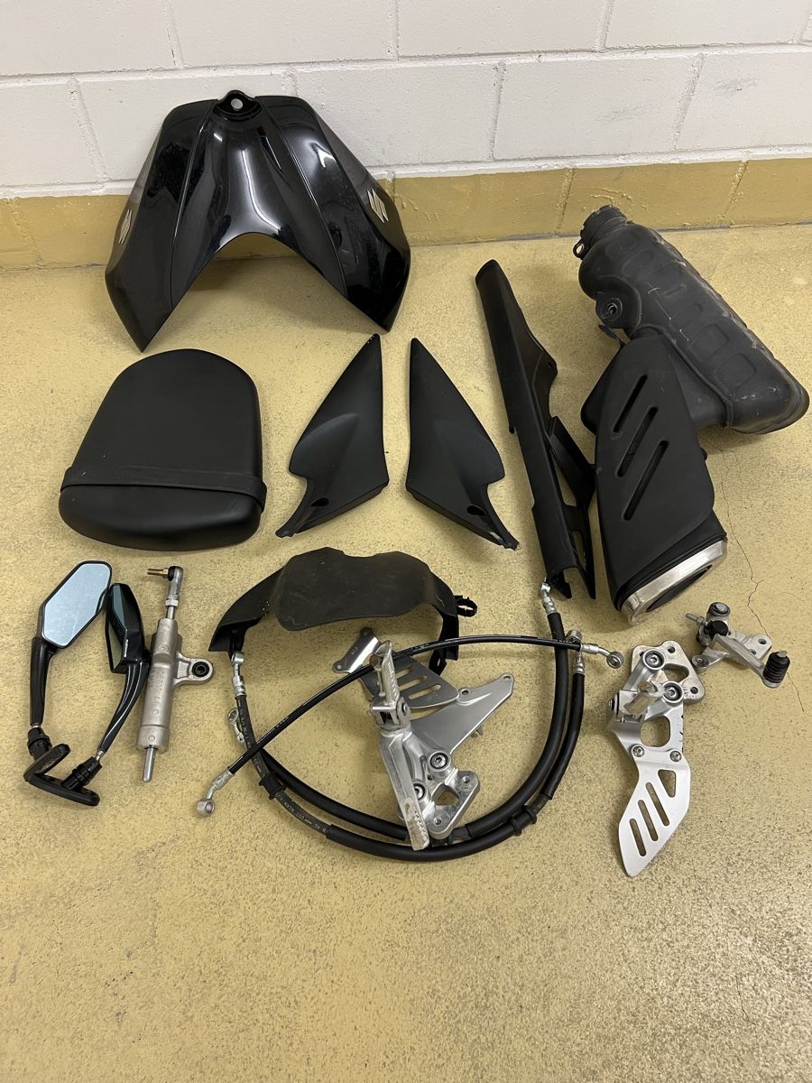 Strada: Suzuki Gsx-R 750 Teile – Usato da Kaltbrunn venduto da vw-zio 4