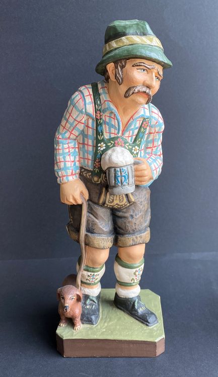 1 fescher Bayer mit Dackel und Mass, aus Ahorn geschnitzt (Neu (gemäss ...