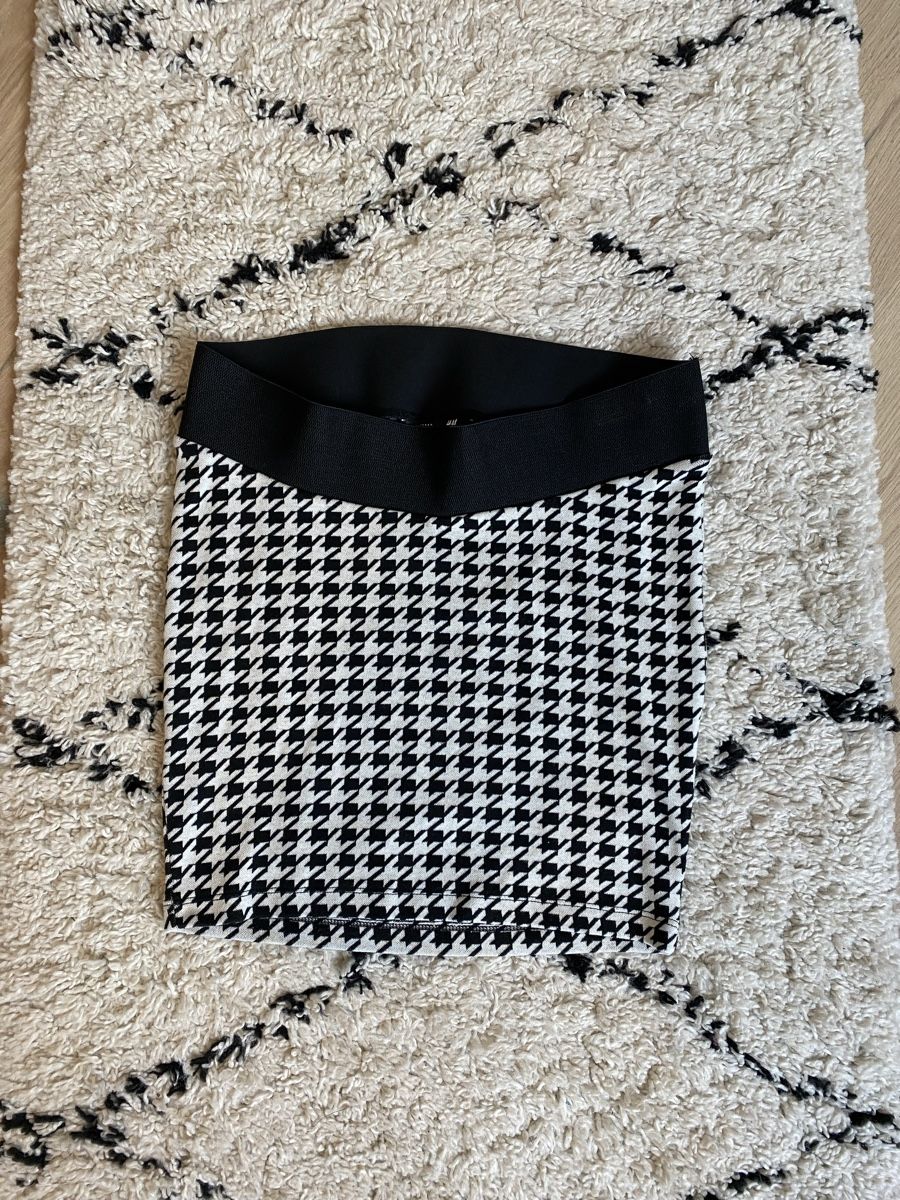 H&M Gonne: Schwangerschafts Rock mit Muster – Usato da Buchs ZH venduto da crazyhandbaggirl123