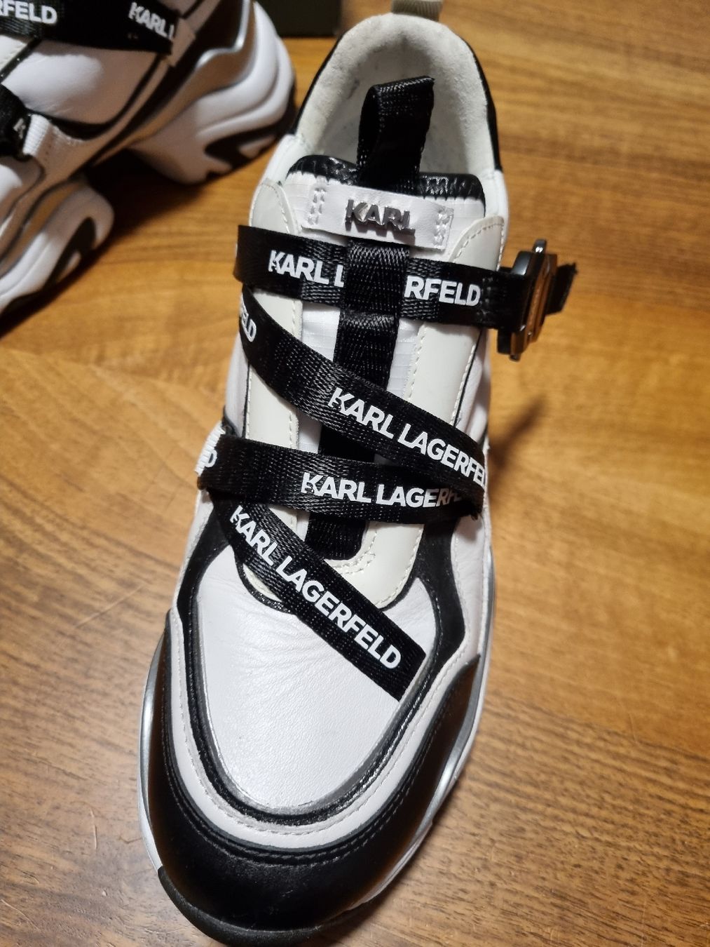 Damenschuhe: Karl Lagerfeld Snaker – Gebraucht aus Hochdorf von Isa.9944 1
