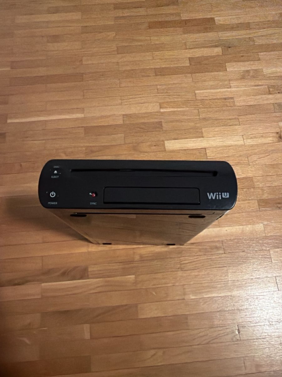Nintendo Console: Nintendo Wii U Konsole Schwarz  – Usato da Schlieren venduto da daf_cw5k 1