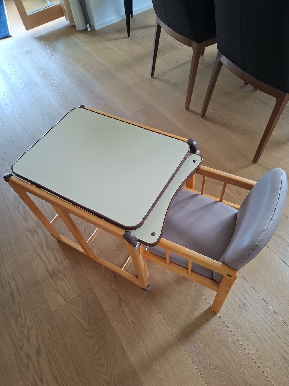 Chaises hautes: Hochstuhl, robust, multipunktional – D'occasion à Rebstein par Rebsteiner01 2