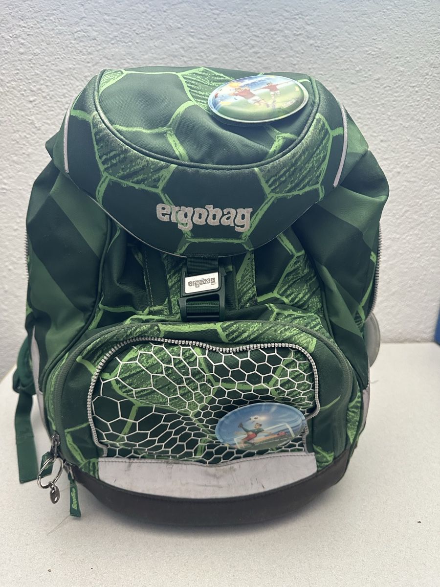 Ergobag Sacs & sacs à dos: Ergobag Rucksack Set grün mit Regenschutz – D'occasion à Züberwangen par Niko_4 1