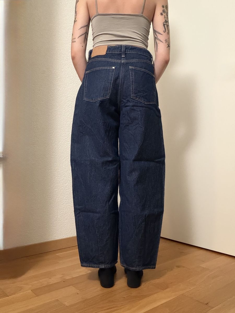 H&M Jeans: Jeans Barrel H&M bleu – Neuf (Voir description) à Cortaillod par Glltn.leane 1