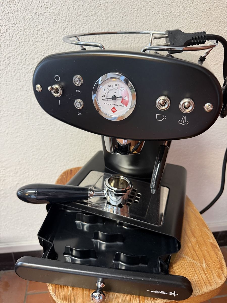 Illy Macchine per caffè & Macchine per espresso: Kaffeemaschine Iperespresso Illy – Usato da Hospental venduto da bal_bwr5