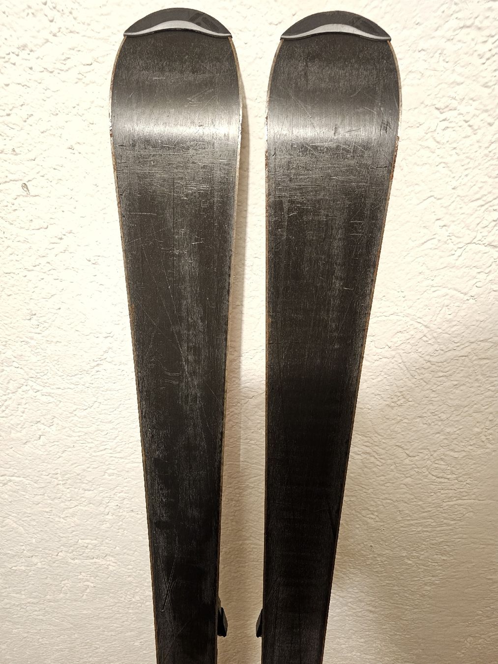Tecnopro Sci: Ski alt für Anfänger 146 cm, welche Mietkosten sparen wollen – Usato da Wettingen venduto da S-C-01 5