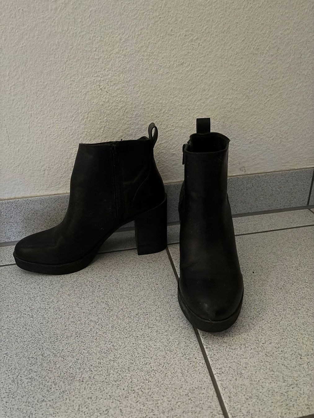 H&M Scarpe da donna: Schicke Winterstiefel, Grösse 39 – Usato da Winterthur venduto da Sunshine143 2