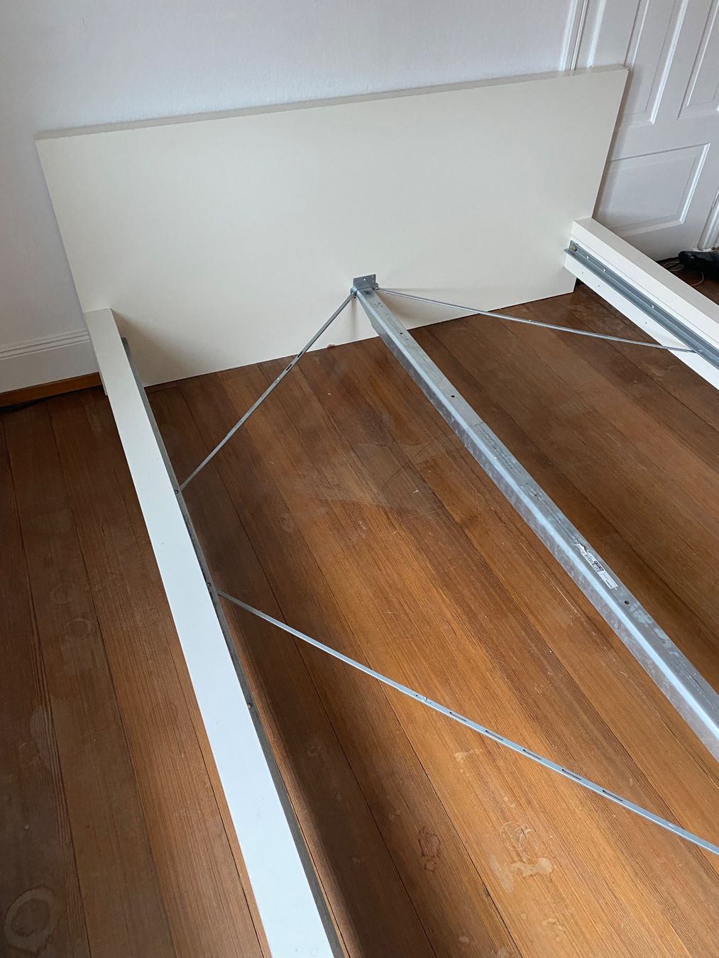 Ikea Letti: Malm ikea-bettgestell – Usato da Zürich venduto da Beeftweaker 1