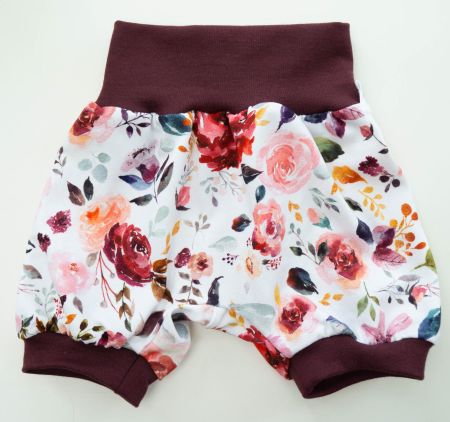 Kurze Pumphose mit Blumen Gr.62/68 - NEU