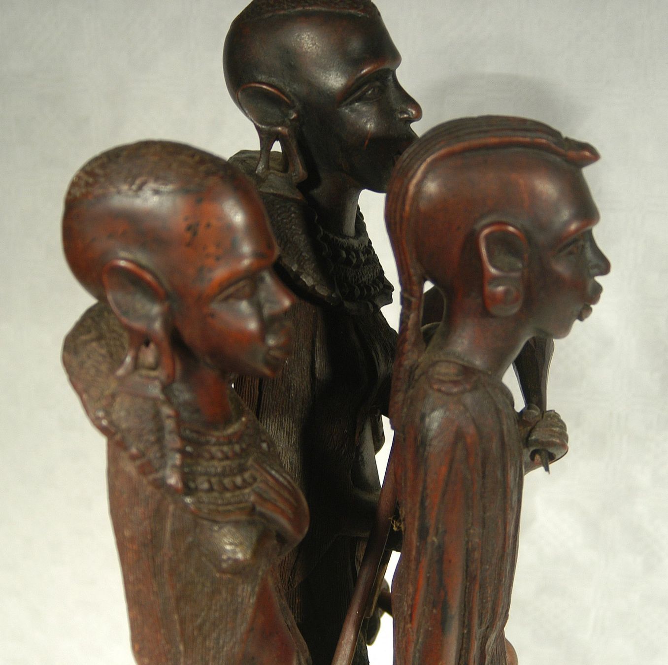 Figuren: Massai Gruppe Holz geschnitzt Kunstobjekt – Gebraucht aus Herisau von Wisen 7