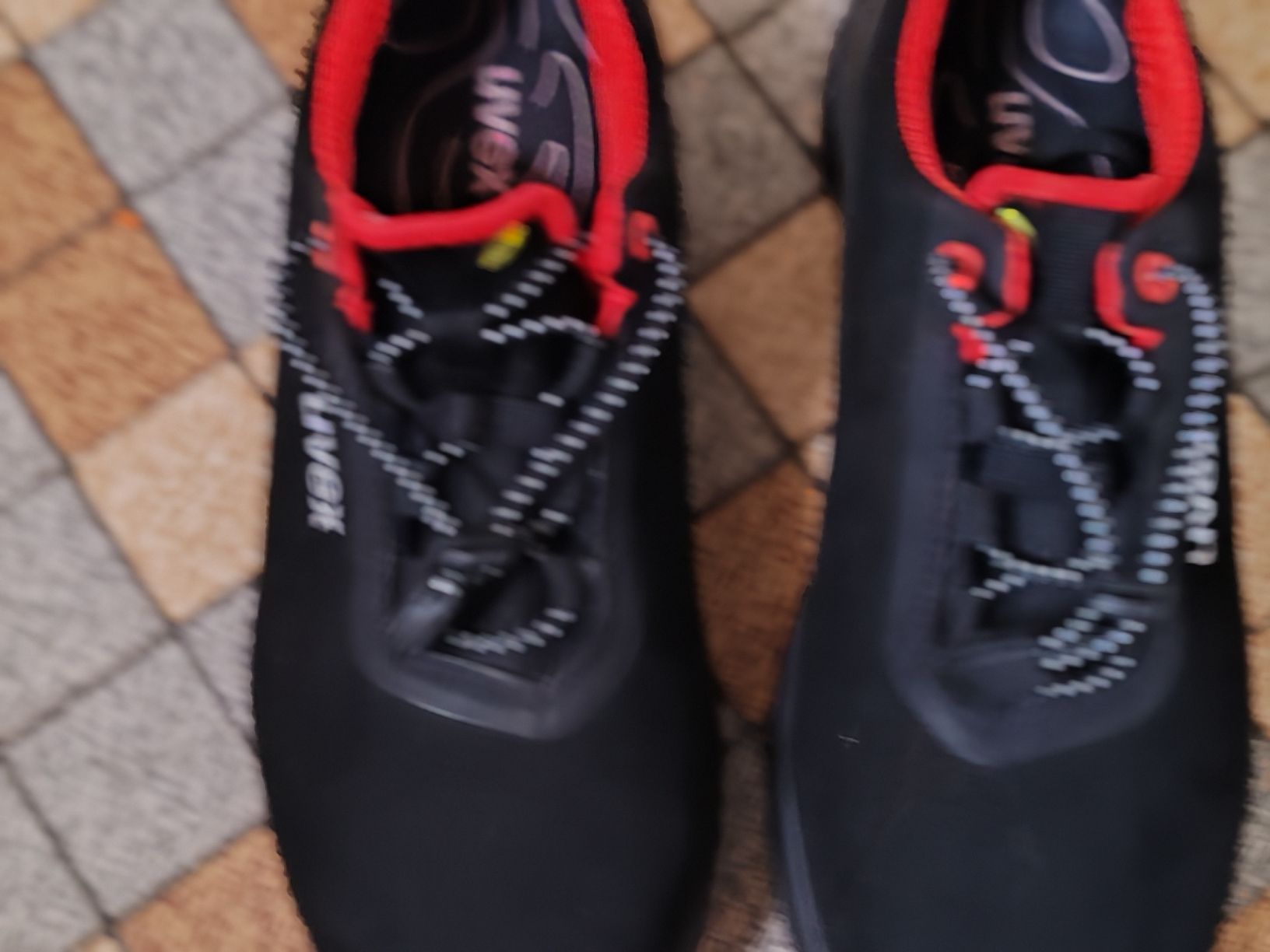 Chaussures hommes: Uvex Sicherheitsschuhe Grösse 40 S2 SRC neuwertig – D'occasion à Wila par neu_s8qs 5