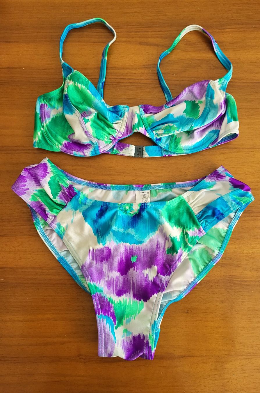 Maillots de bain & Bikinis: Sommer Bikini Set, Gr. 4, farbenfroh, "RASIREL" – D'occasion à Eschlikon TG par Hirzliblick