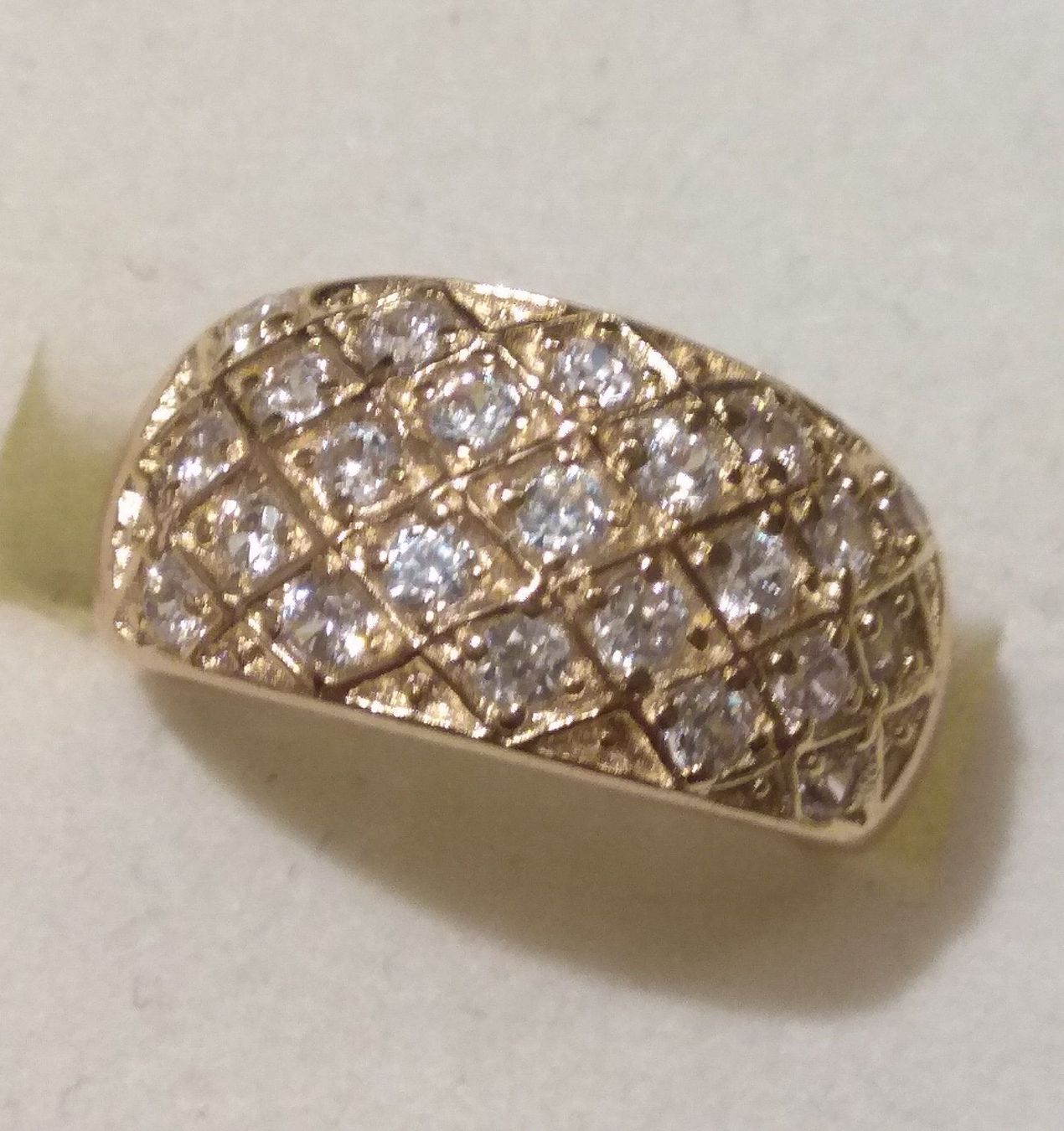 Anelli: Vergoldeter Ring mit Strass Steinen Gr. 51 – Nuovo e nell'imballaggio originale da Münchenbuchsee venduto da Daniel0133