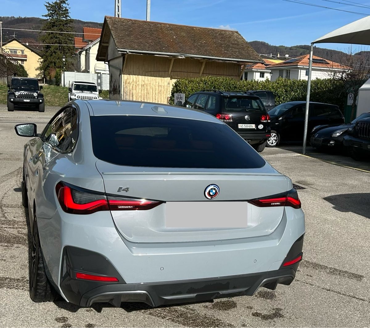 BMW Automobili: BMW i4 eDrive40 – Usato da Gland venduto da bay_c6sd 1
