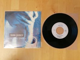 Tom Jones – Couldn't Say Goodbye