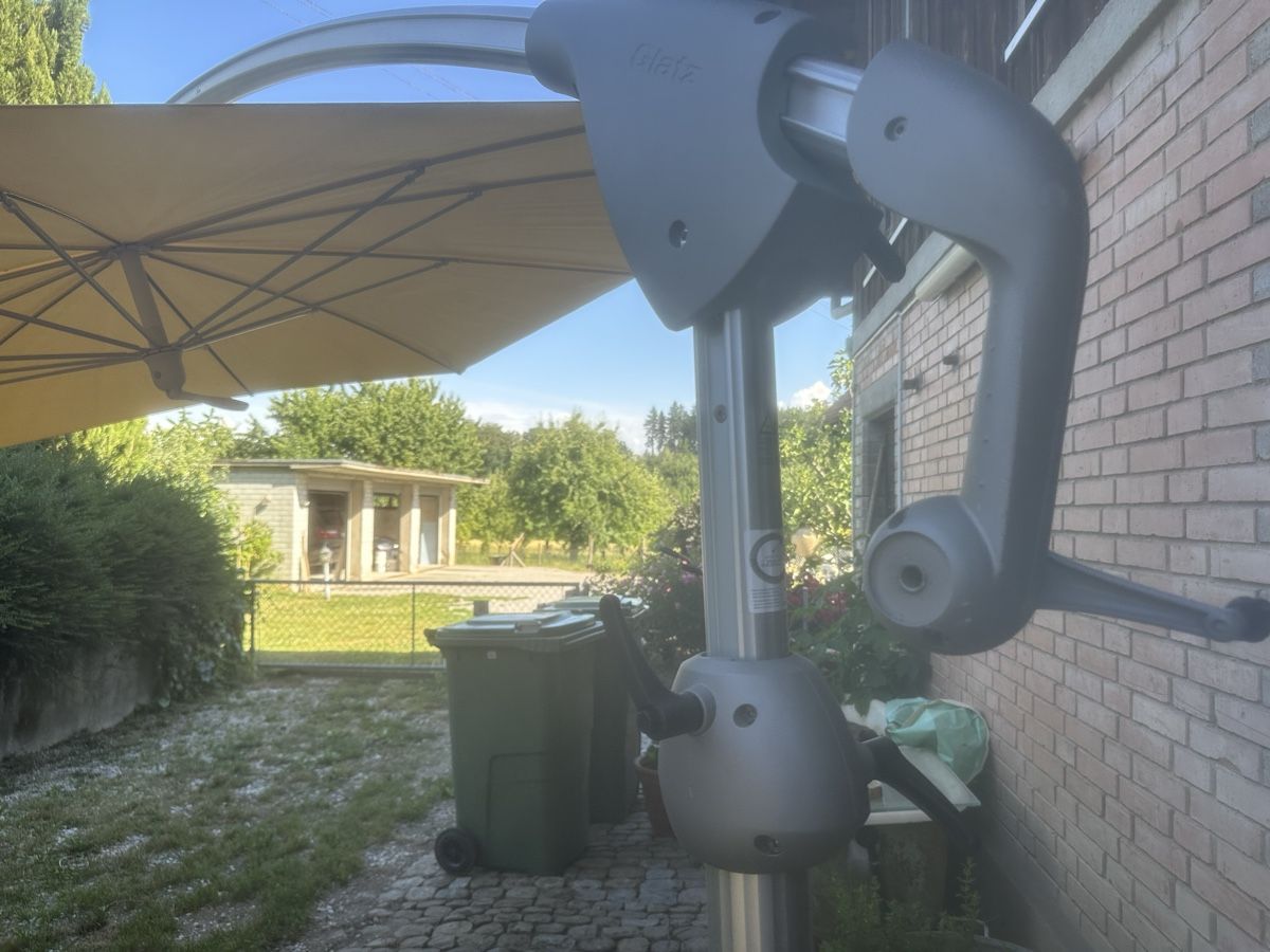 Glatz Ombrelloni: Sonnenschirm von Glatz mit Sockel – Usato da Kerzers venduto da jaeggif 5