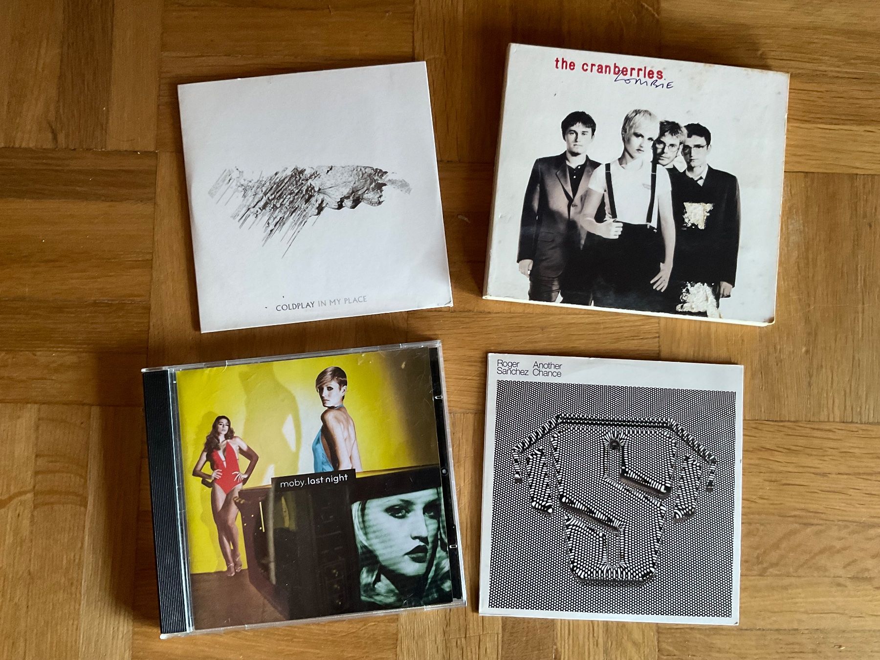 CD: 4x CDs Coldplay, Cranberries, Moby, Roger Sanchez indie rock – Usato da Chesières venduto da Dungaraid