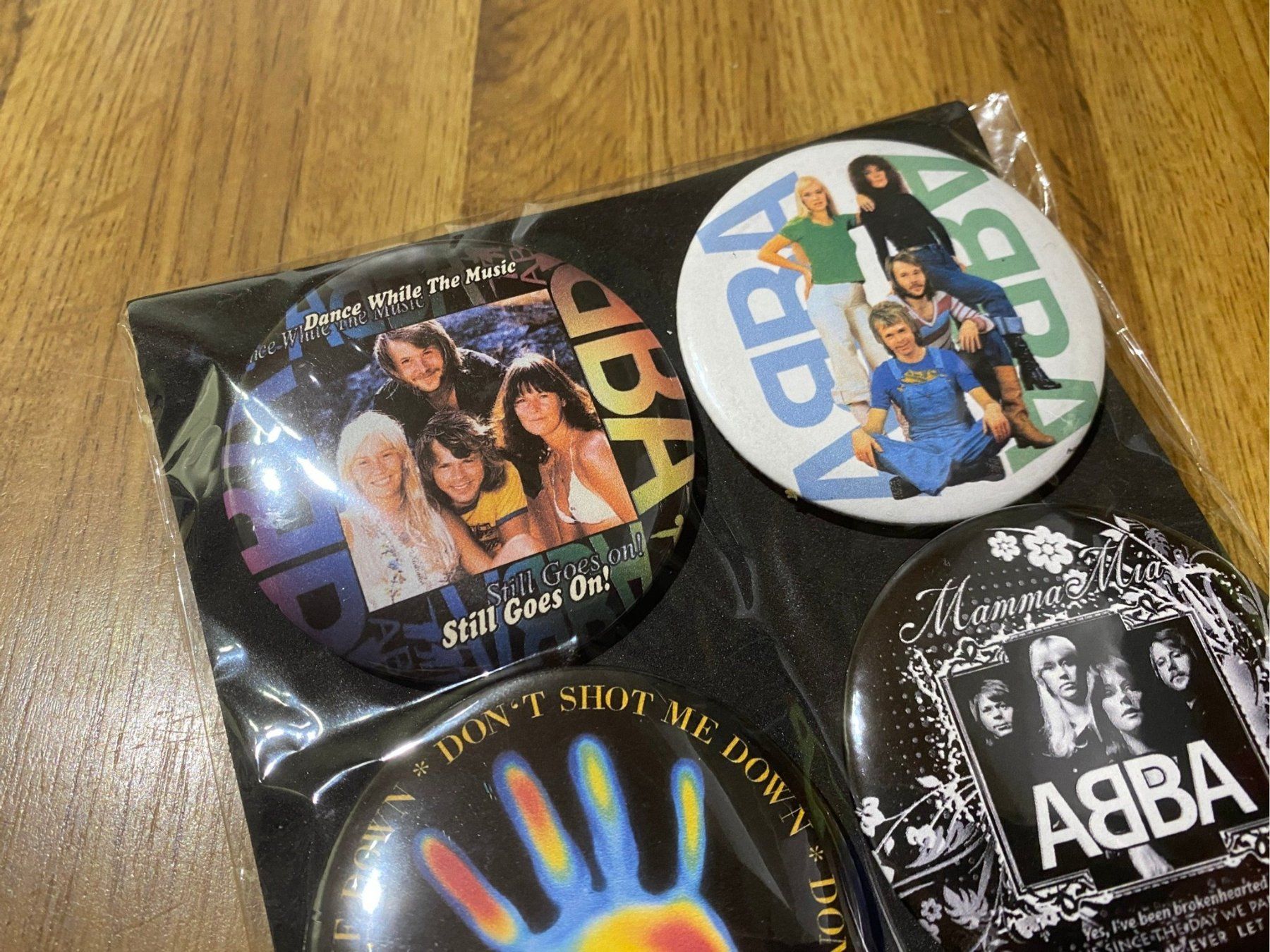 Placchette & Badge: Abba Pin Badges – Nuovo e nell'imballaggio originale da Basel venduto da VinylLover68 4