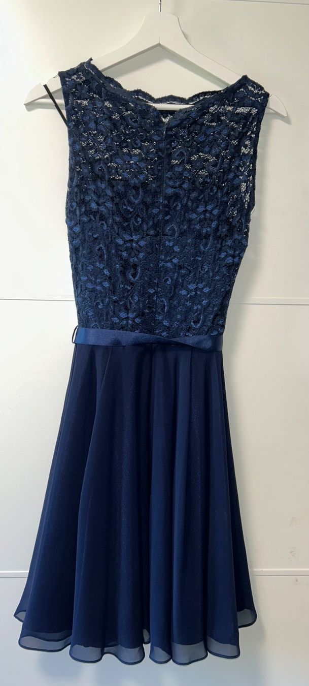 Vestiti: Damenkleid dunkelblau Grösse S/36 Spitze – Usato da Luzern venduto da nin_852n 1