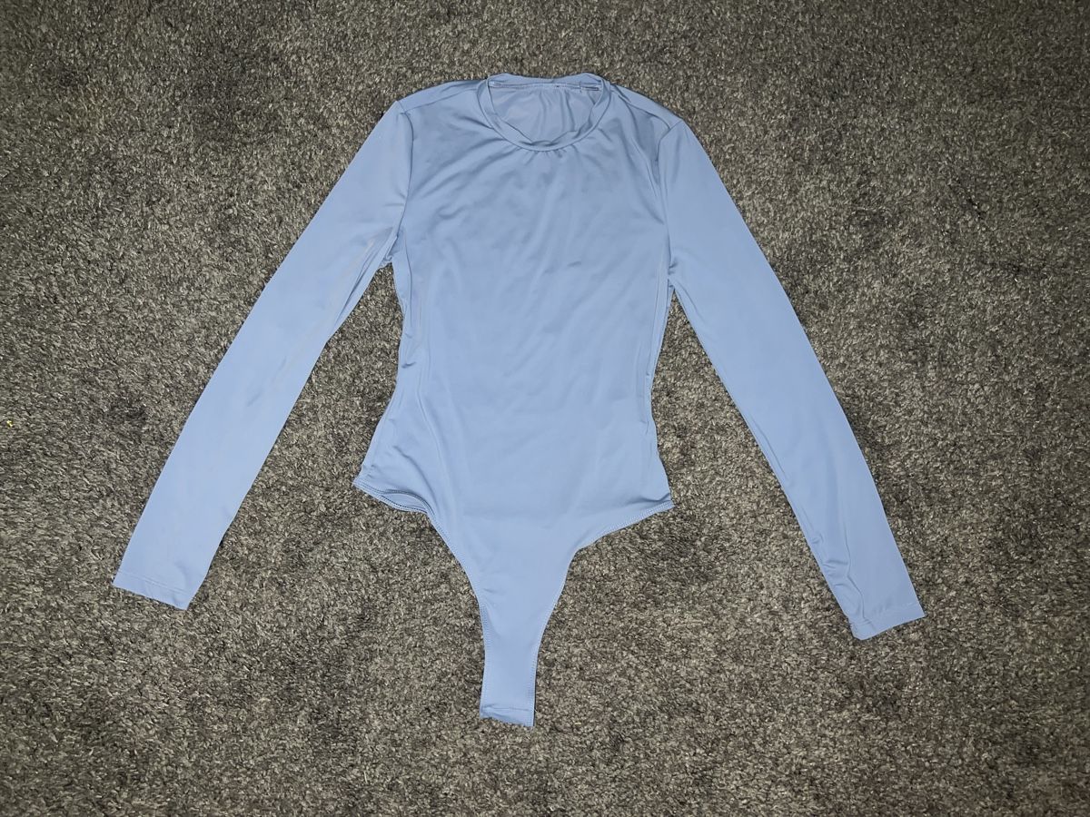 Top: Blauer Langarm Body  Gr.M iceblau – Nuovo e nell'imballaggio originale da Effretikon venduto da Briga.S. 1