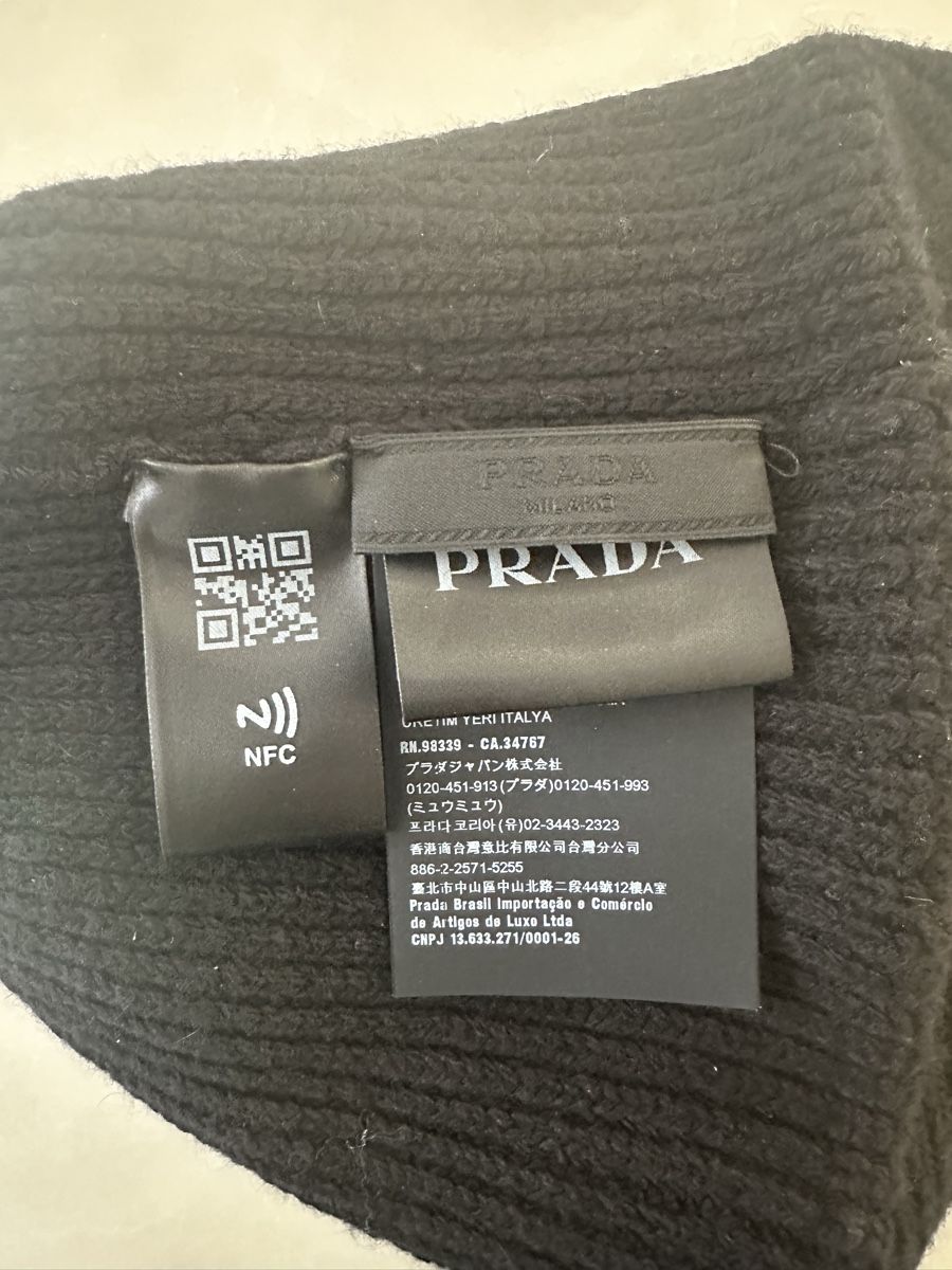 Prada Copricapi, berretti & cappellini: Prada Wollmütze, Schwarz – Usato da Frick venduto da Soleil4658 4