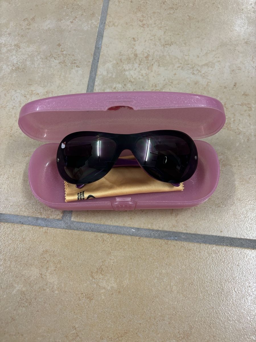 Occhiali & Lenti: Hello Kitty Sonnenbrille – Usato da Dättlikon venduto da Cocco2 1
