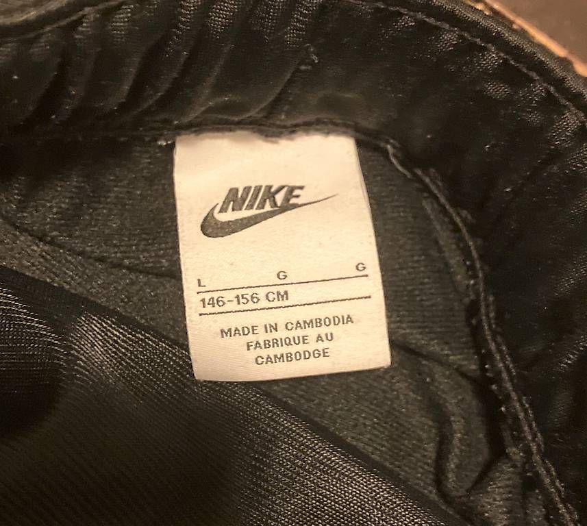Nike Pantaloni: Zweiteiliger Nike Trainer Gr. 146-152 – Usato da Schwerzenbach venduto da lith7 2
