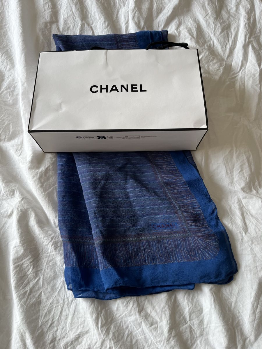 Chanel Foulard & Sciarpe: Chanel Seiden Foulard – Usato da Zürich venduto da edit_closet