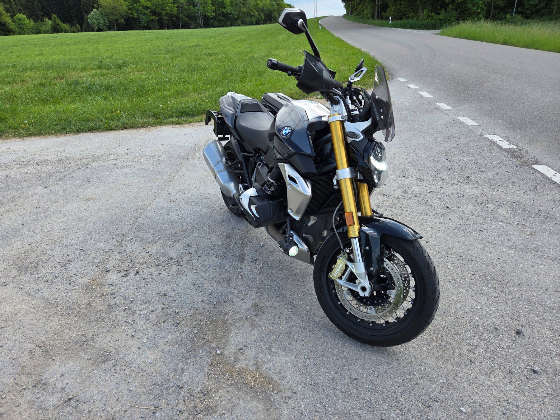 BMW Strada: BMW R 1250 R – Usato da Winterthur venduto da Misli7