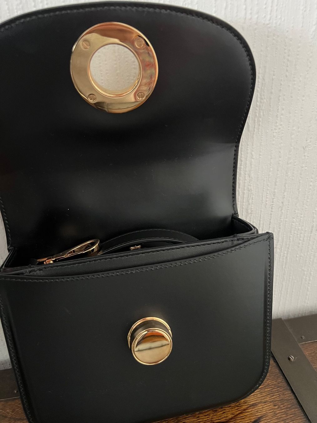 Burberry Borse da donna: BURBERRY Black Small Elizabeth Leather Bag – Usato da Lausanne venduto da dia_xs9l 3