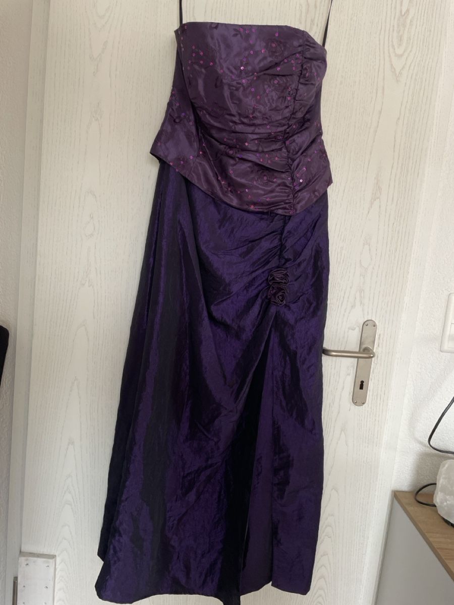 Vestiti: Ballkleid – Usato da Ottikon venduto da CurcioA