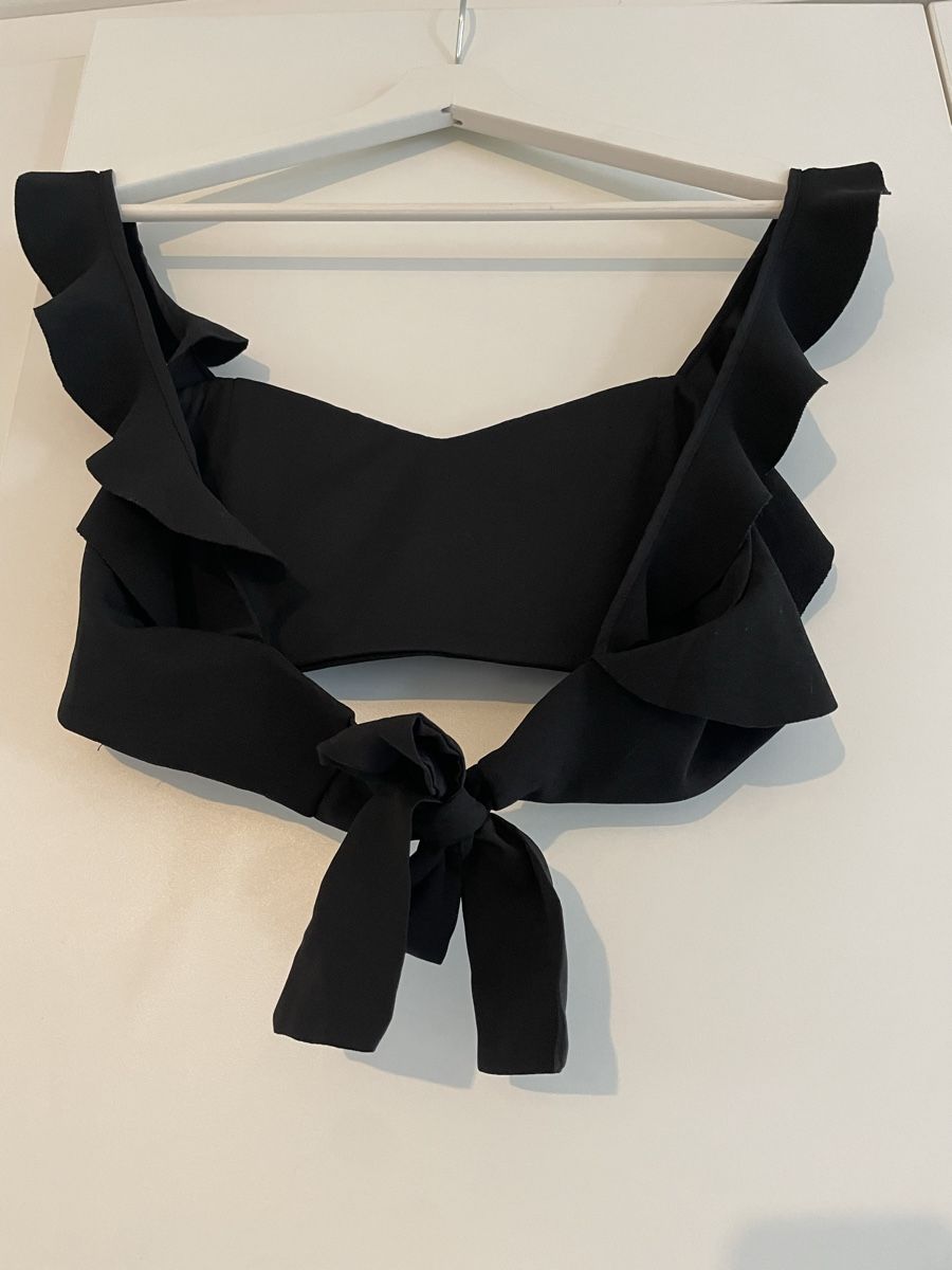 Zara Top: Black crop top – Nuovo (secondo la descrizione) da Roche VD venduto da closetcleanse 3