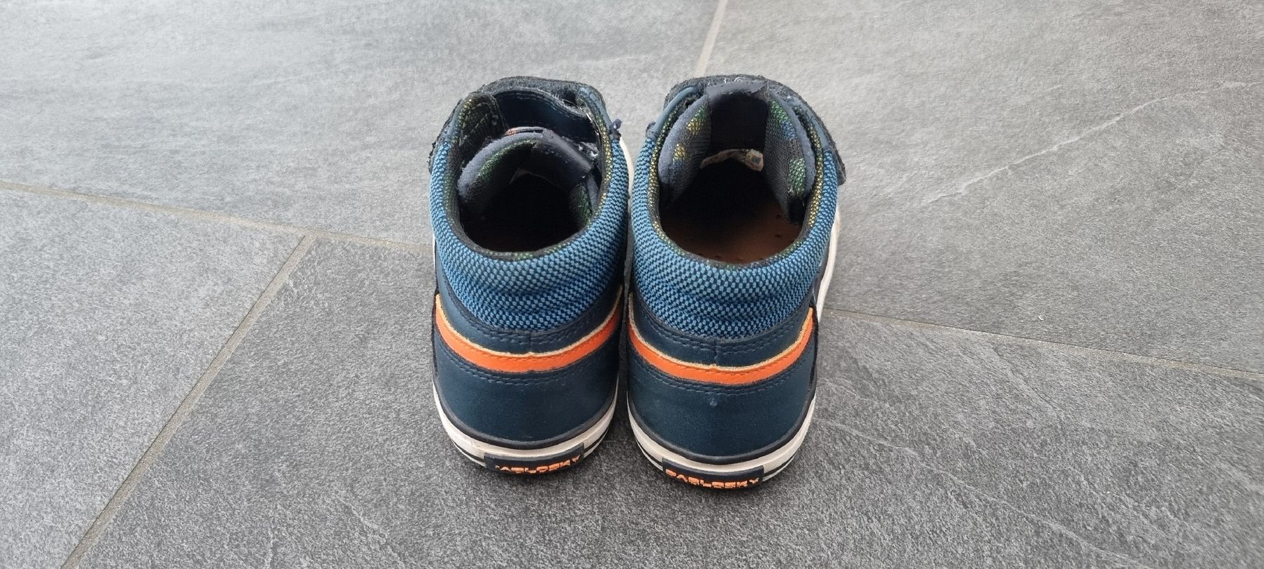 Scarpe per ragazzi: Sneaker Grösse 25 – Usato da Birmensdorf ZH venduto da borstenking 1