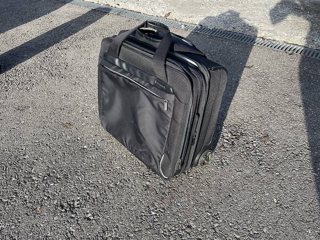 Valigie: Valise Samsonite Noire 28 L – Usato da Essert FR venduto da jcz