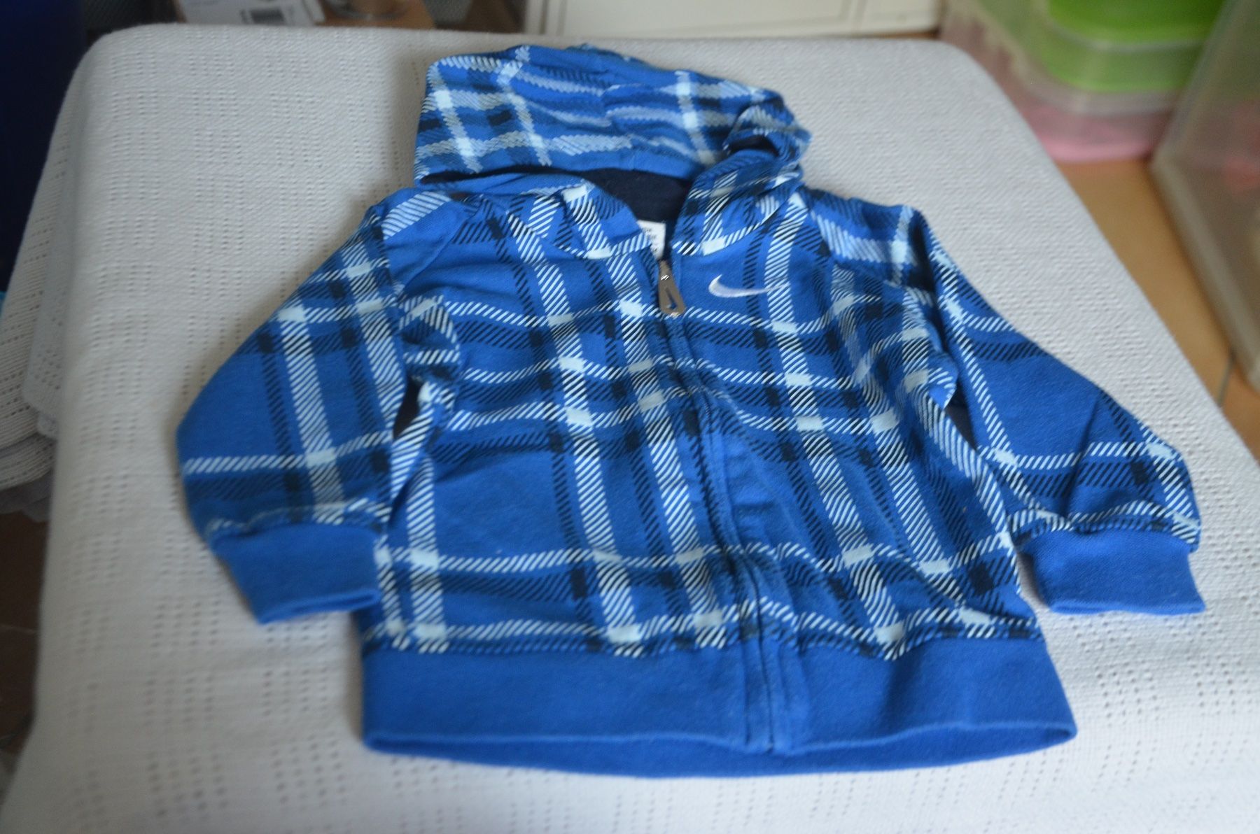 Lotti & Set di vestiti: TAILLE 68-74 - VESTE NIKE + HOSE – Usato da Chiasso venduto da Dolly015 1