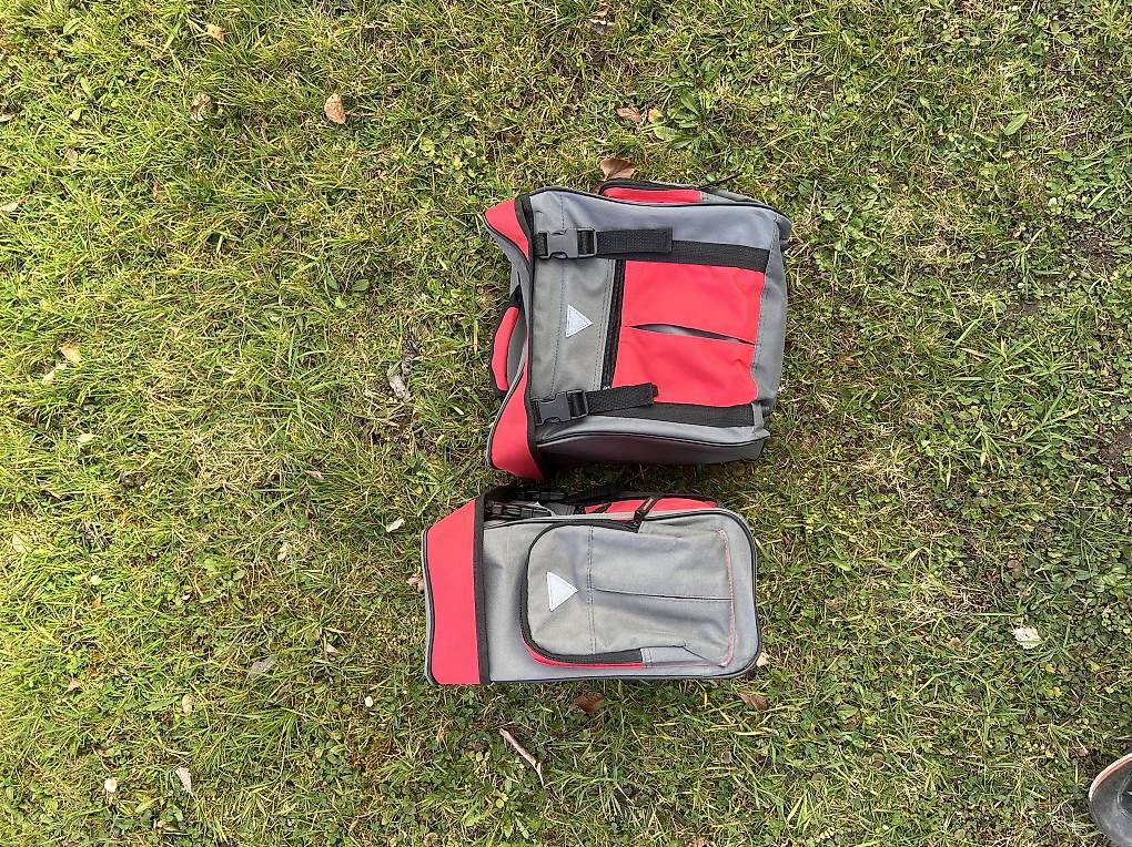 Sacs: Fahrradtaschen – D'occasion à Reigoldswil par Znarf071