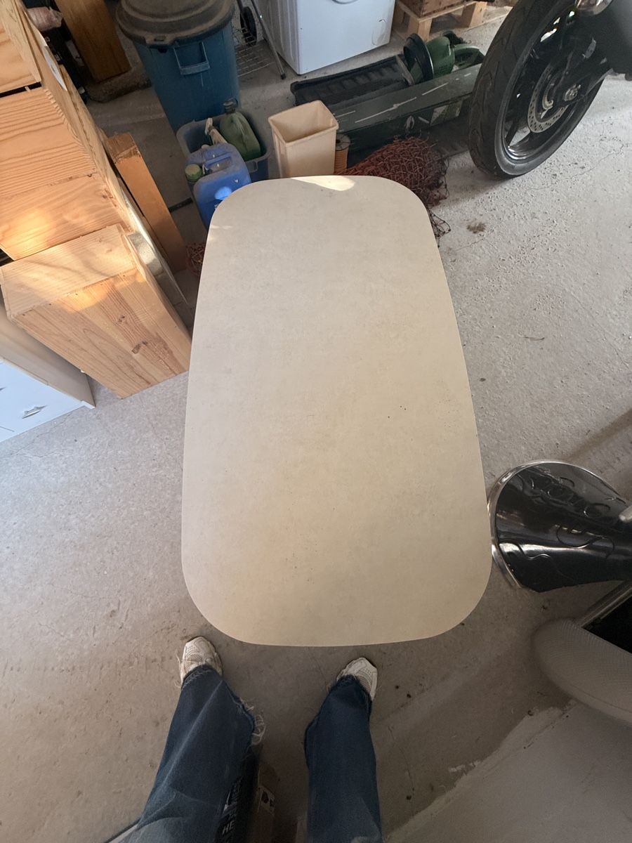 Pfister Tische: Outdoor Tisch Möbel Pfister – Gebraucht aus Bonaduz von Avenada 2