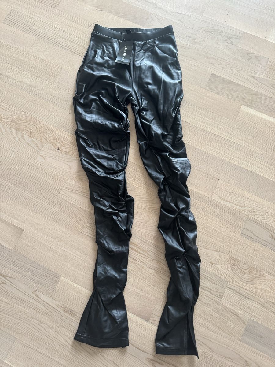 Hosen: Geraffelte Leder Hose – Neu (gemäss Beschreibung) aus Wetzikon ZH von P__tt5