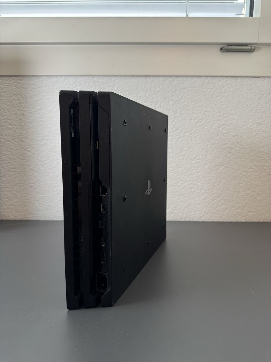 Sony Konsolen: PlayStation 4 Pro 1TB Konsole mit Controller – Gebraucht aus Schmitten FR von rap_fg5t 3