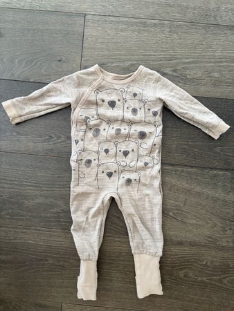 Pyjama, Wolle, Grösse 74/9m Bärenmuster hellgrau