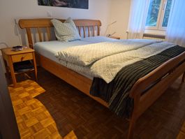 Team 7 Massivholz-Doppelbett aus Erle 180x210cm + Nachttisch