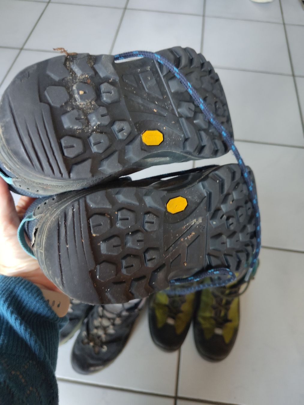 Lowa Schuhe für Jungen: Wanderschuhe Set Lowa Meindl Grösse 35 + 36  – Gebraucht aus Leibstadt von Baldireg 2