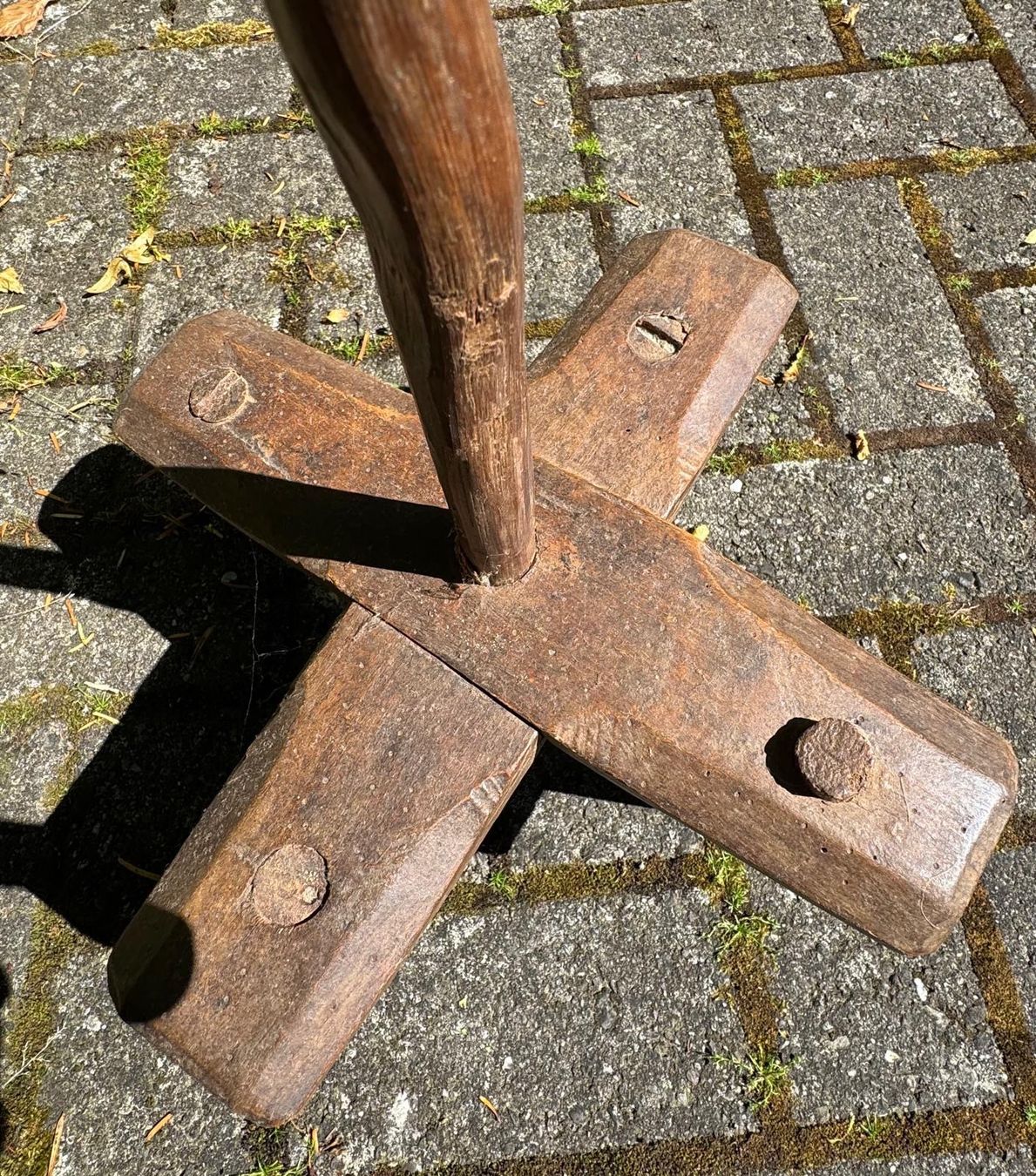 Altro in Decorazioni & Accessori: Antiker, freistehender Kienspanhalter – Usato da Uster venduto da Shanti1 2