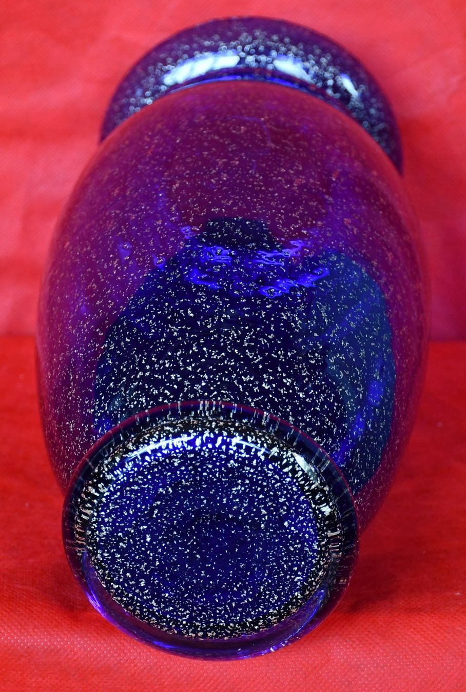 Vasen & Gefässe: Blau Glas Vase mit Goldstaub – Gebraucht aus Rotkreuz von salsanera 3