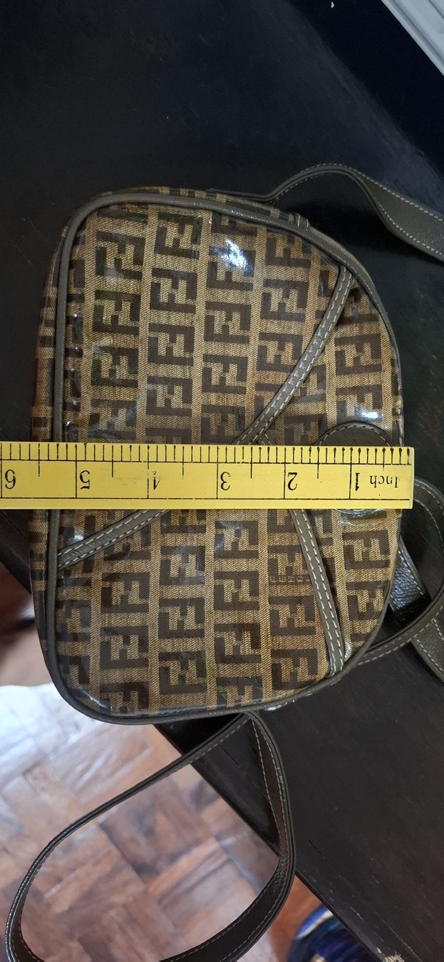 Fendi Borse da donna: Fendi Shoulder Bag Zucca Pattern Brown Used Condition – Usato da Wallisellen venduto da joe_w8ns 9